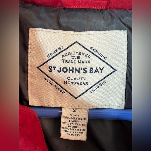 St John's Bay Red Puffer Vest Extra Large Warm Winter Thick Cozy Fall - Picture 3 of 12
